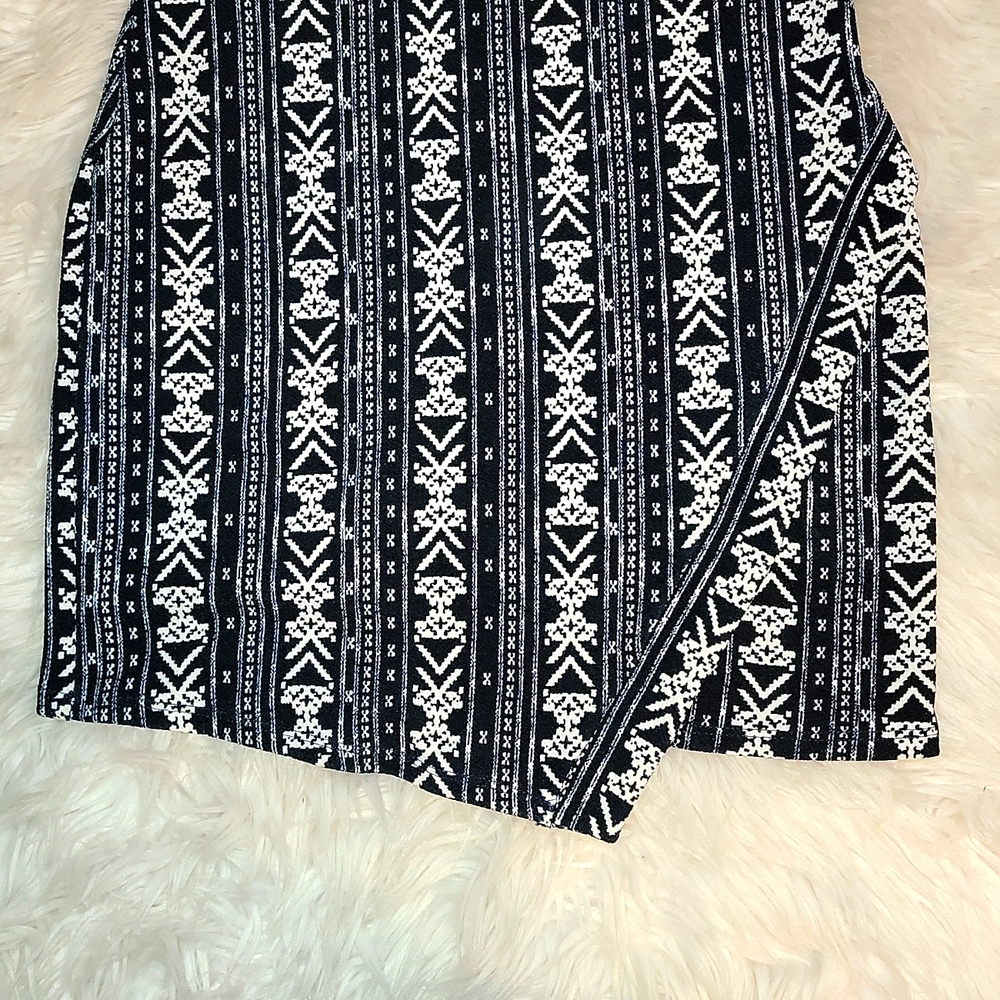 Dress - Picture 8 of 10